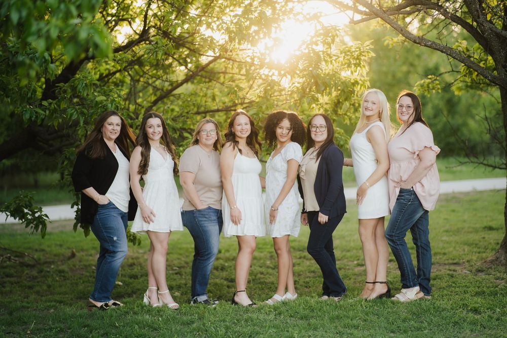 Senior portrait photographer in Wichita, KS