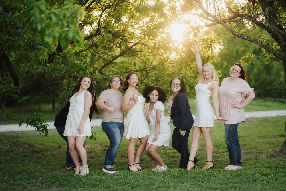 Senior portrait photographer in Wichita, KS