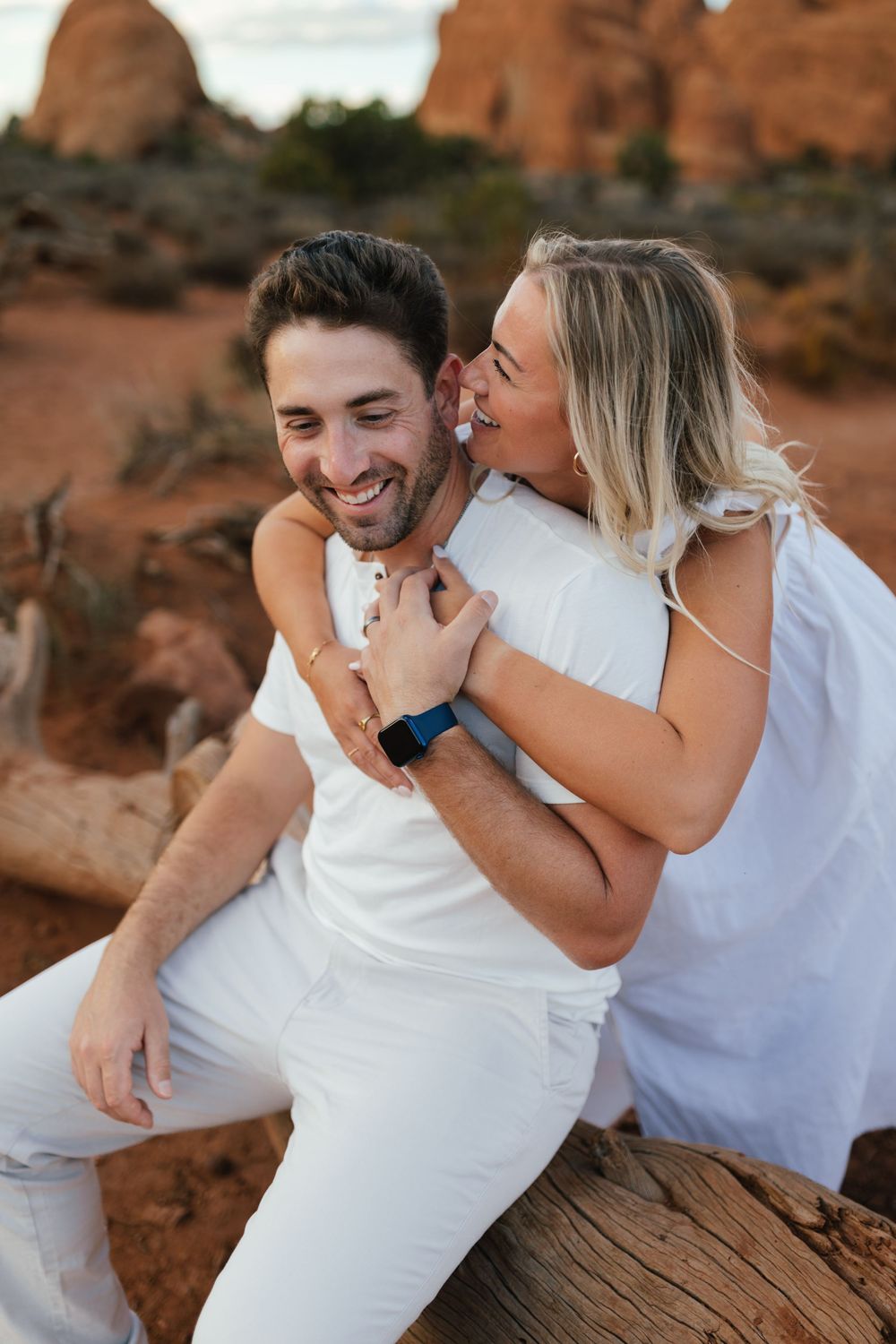 Adventure session at the Arches National Park. Couples photos created at the most beautiful National Park on Utah. Moab, UT engagement photo