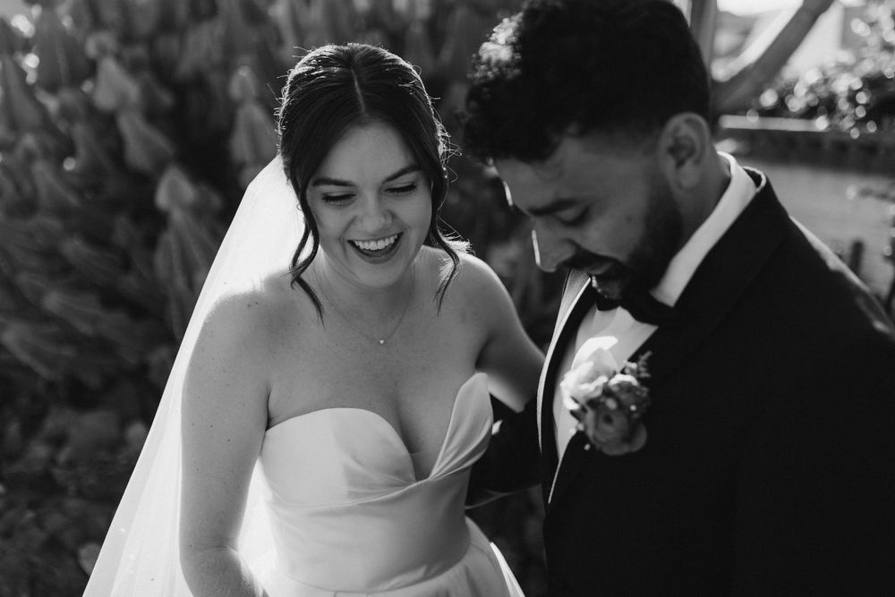 Laguna beach elegant and classy wedding. California golden hour sessions, professional and timeless.