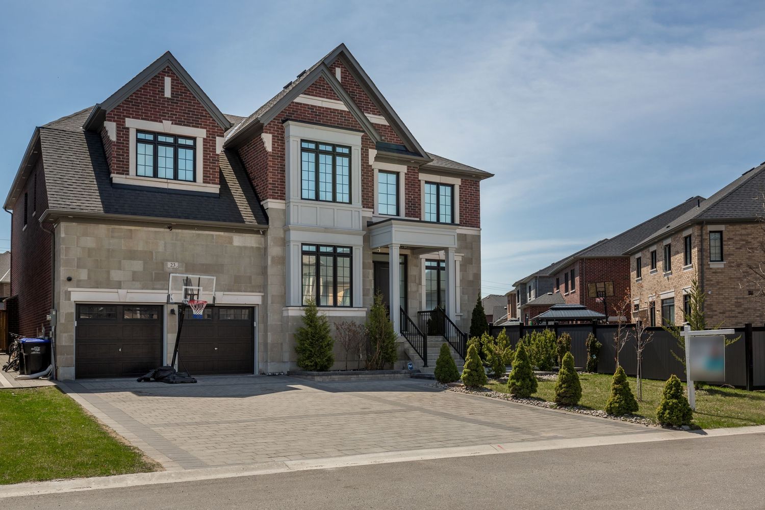 A photo of a detached home in Cookstown Ontario for a real estate listing in south Simcoe County photographed by Sarah Tennant