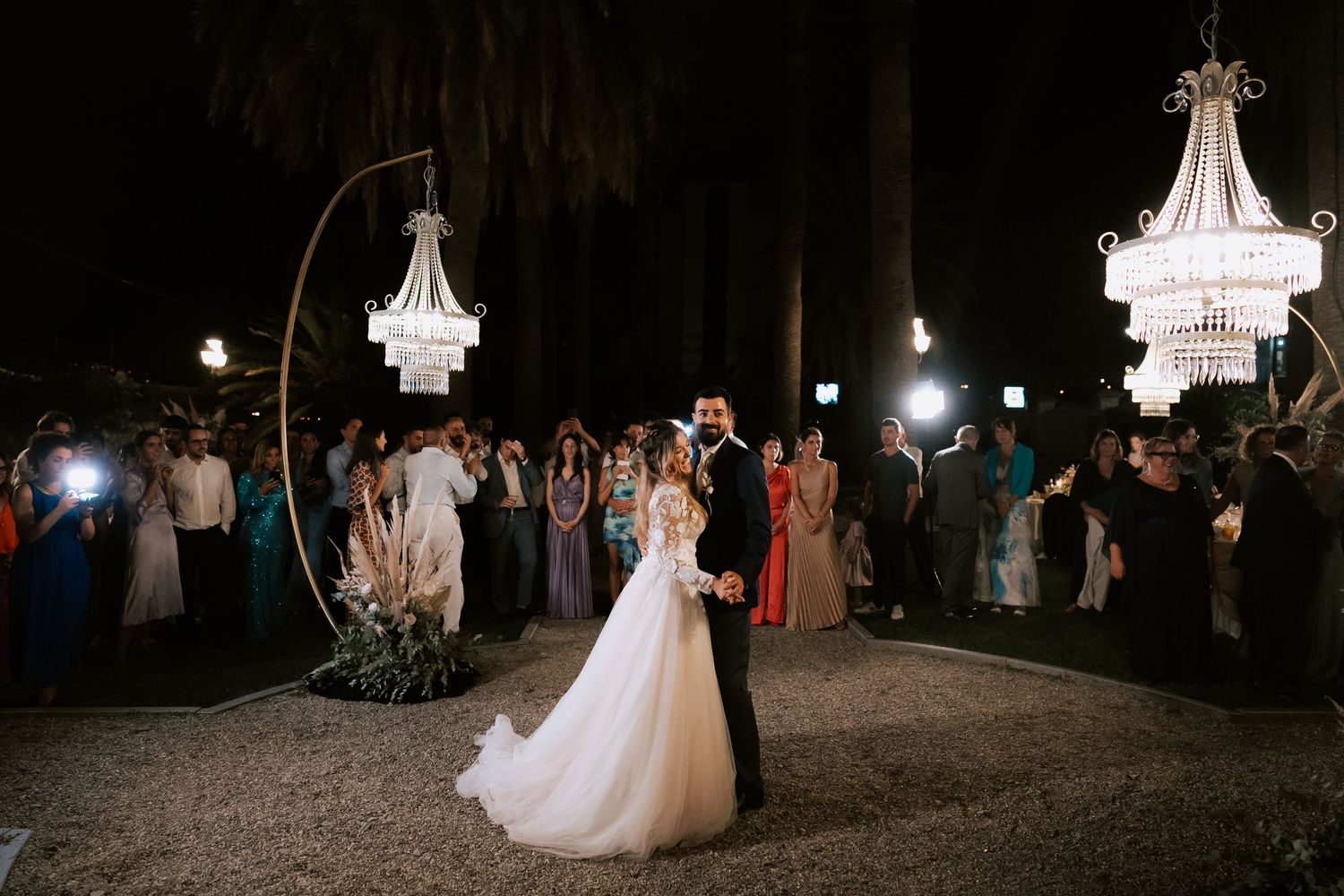 The newlyweds' dance at the wedding venue "La Spagnuola Marchesi Gavotti" in Savona