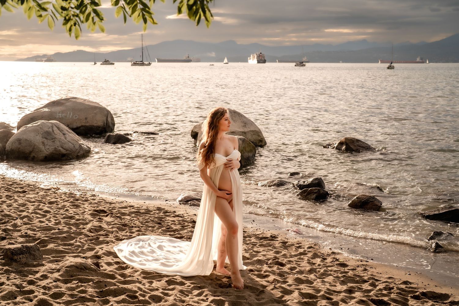 Beautiful sunset maternity session