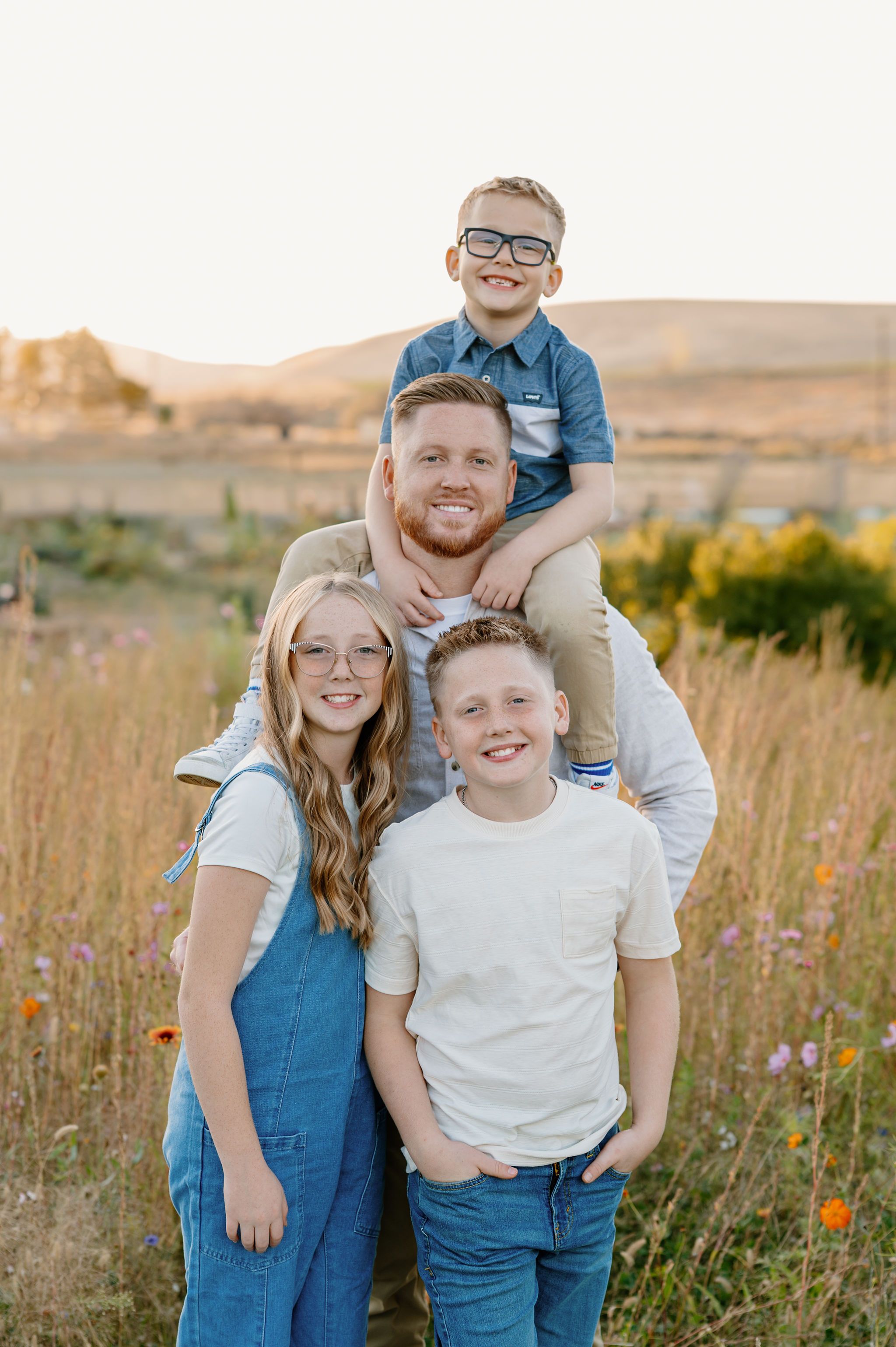 Flower farm family photos at sunset in September