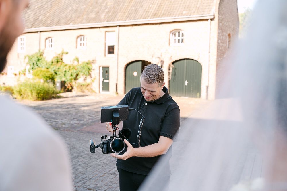 Hochzeitsvideograf David Portnicki aus Aachen beim Dreh auf Kasteel Erenstein