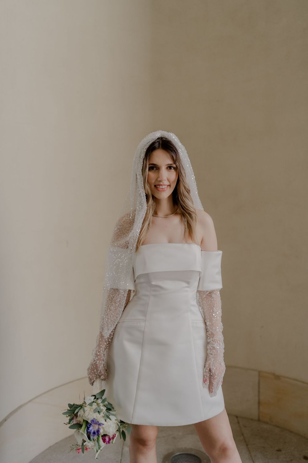 Ein Hochzeitsshooting in Berlin. Das Brautpaar ist sehr classy, elegant und modern. Eine Hochzeit mit einem editorial Look und authentisch.