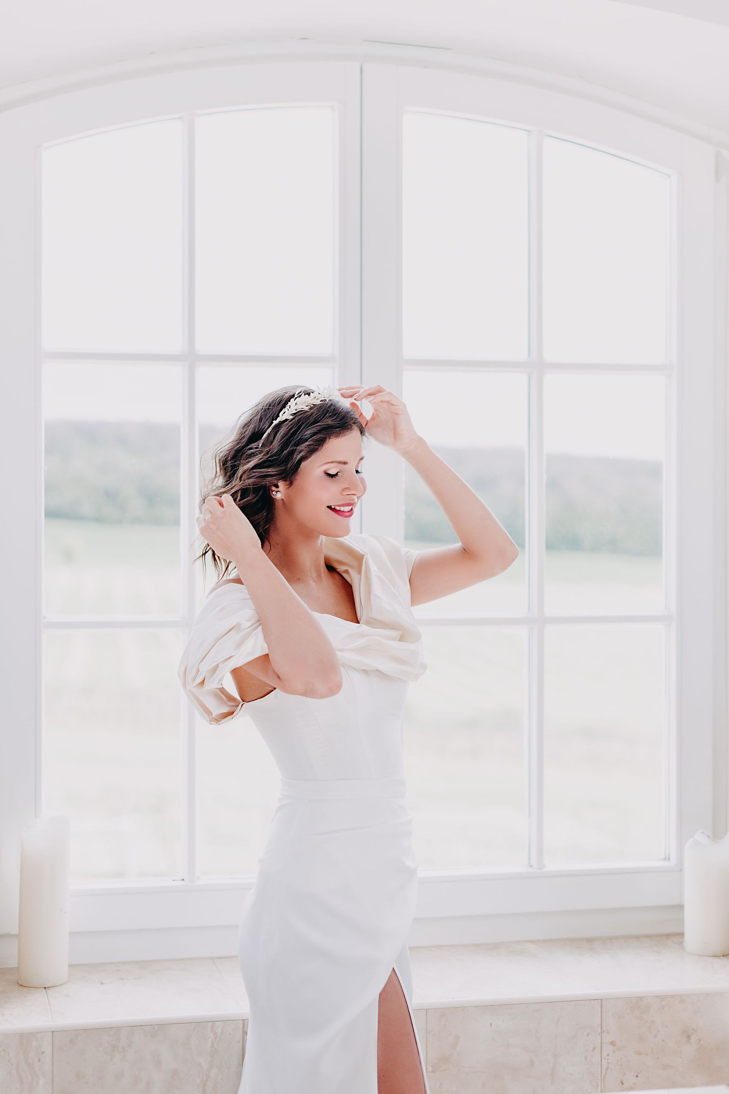 esküvő fotózás, menyasszony, menyasszonyi portré, beautiful bride, készülődés, getting ready, szépség, menyasszonyi smink, menyasszonyi ruha