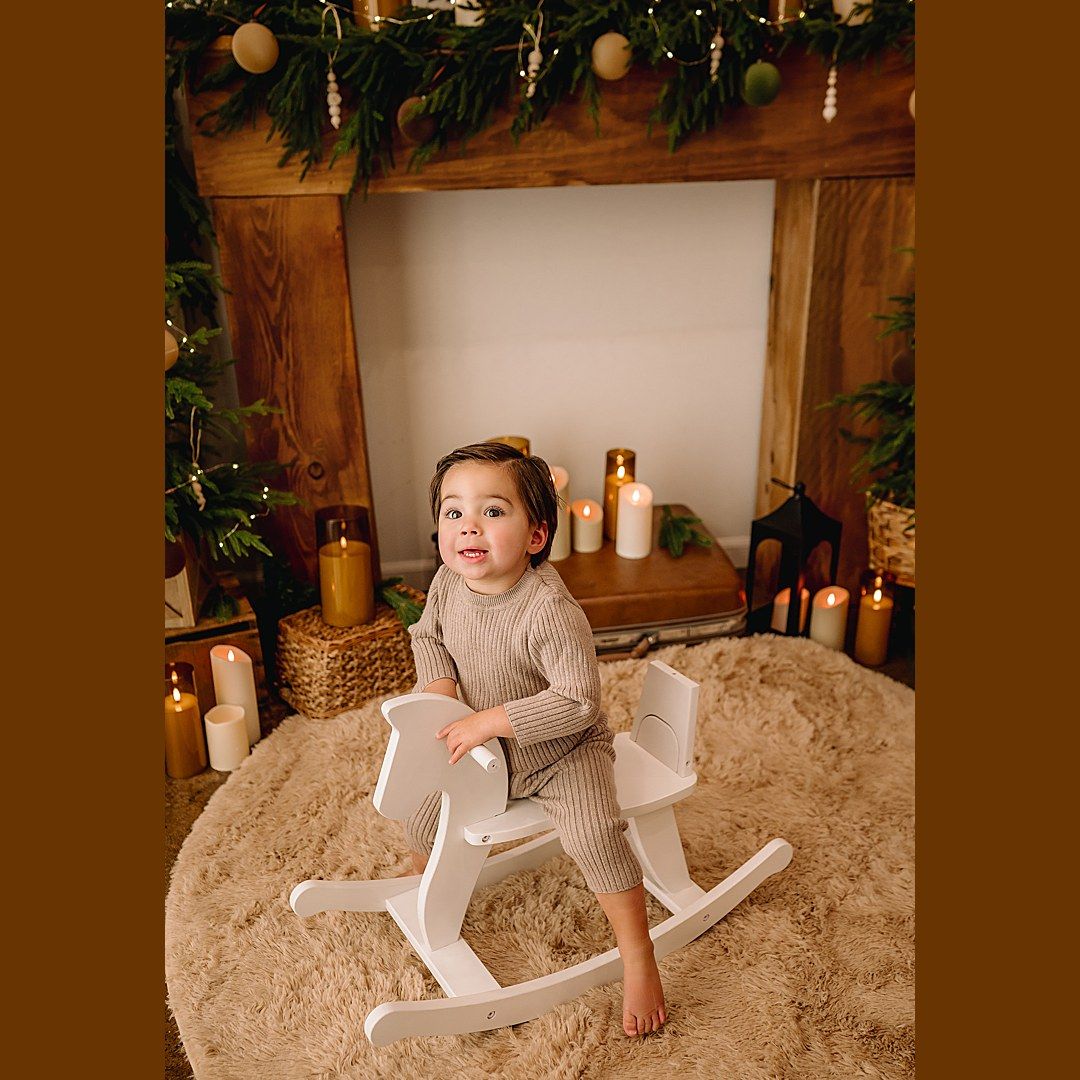 holiday mini session 2025, studio photographer buffalo ny, studio photographer WNY, studio Christmas minis, studio mini session