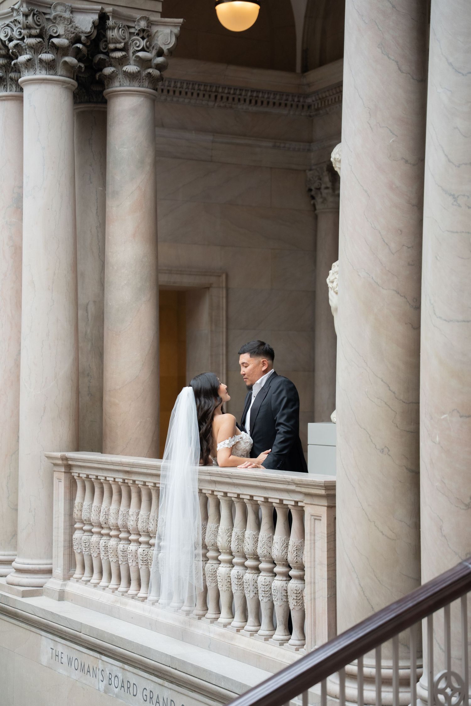 Indoor pre-wedding photoshoot in Chicago Illinois at the Art Institute of Chicago.