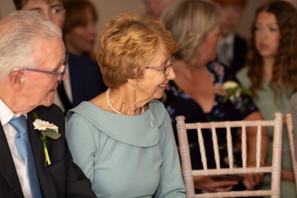 wedding at Everglades Hotel, Widnes, Cheshire, by Little Wonderland Photography