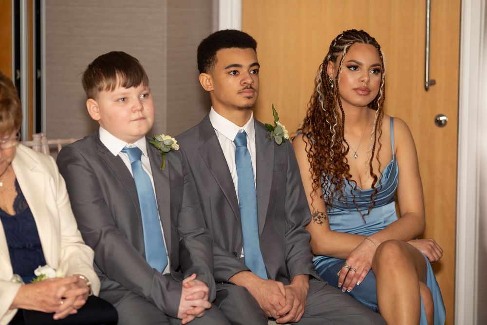 wedding at Everglades Hotel, Widnes, Cheshire, by Little Wonderland Photography