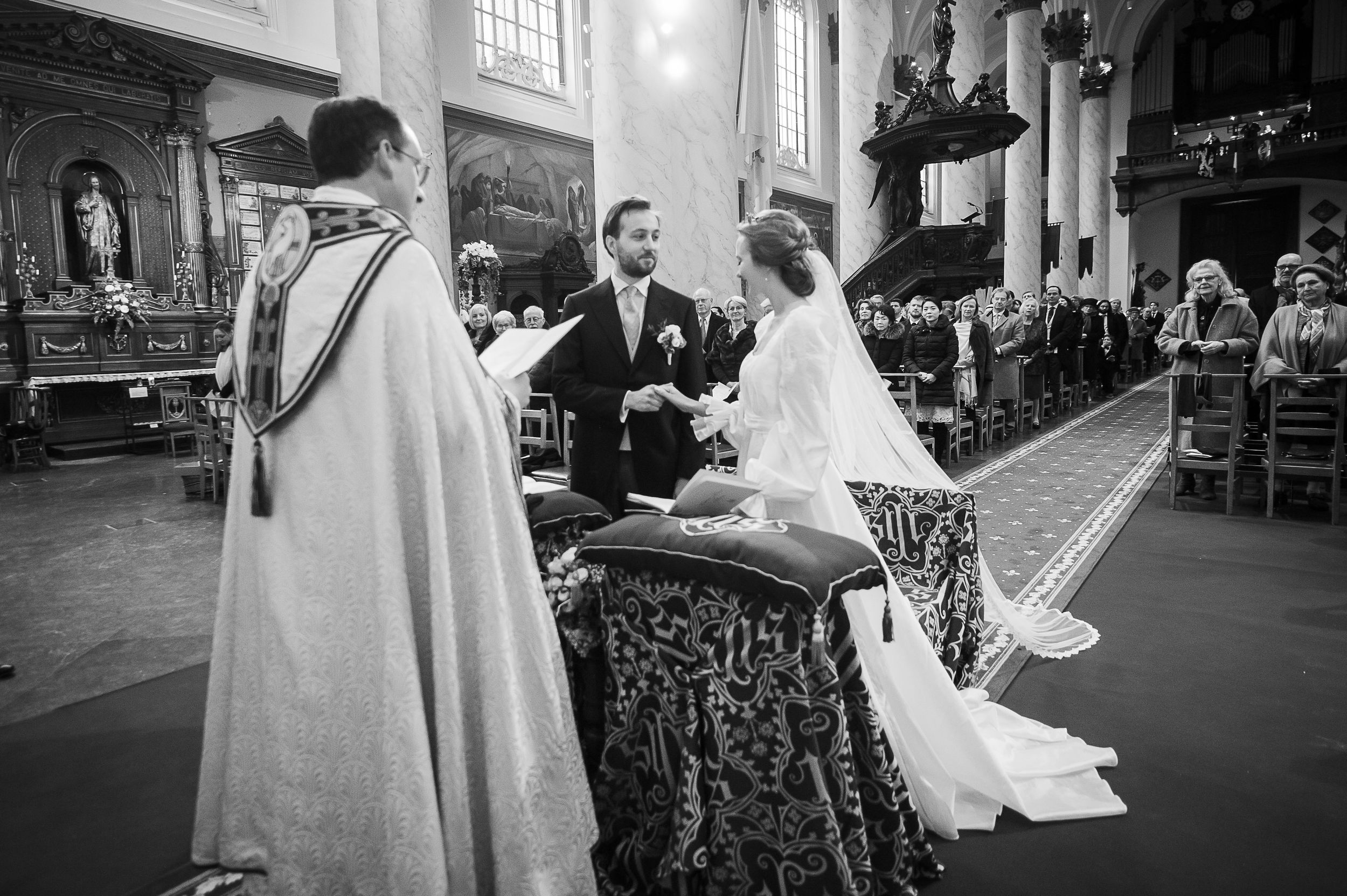 Photo des mariés à l'église mariage à Terblock