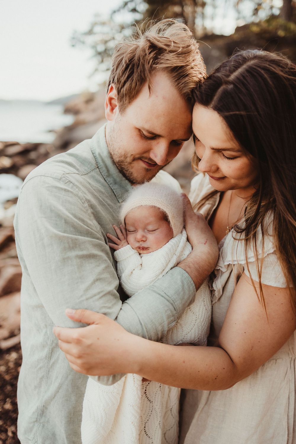 familiefotografering med nyfødt