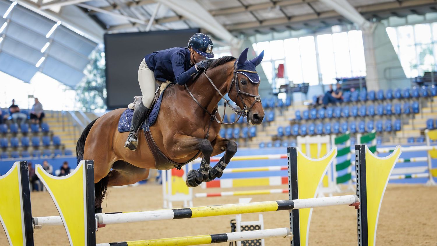 Sarah McMillan & Tyrone VDL at the JNSW Autumn Showjumping Classic. © Simon Scully, 2026.