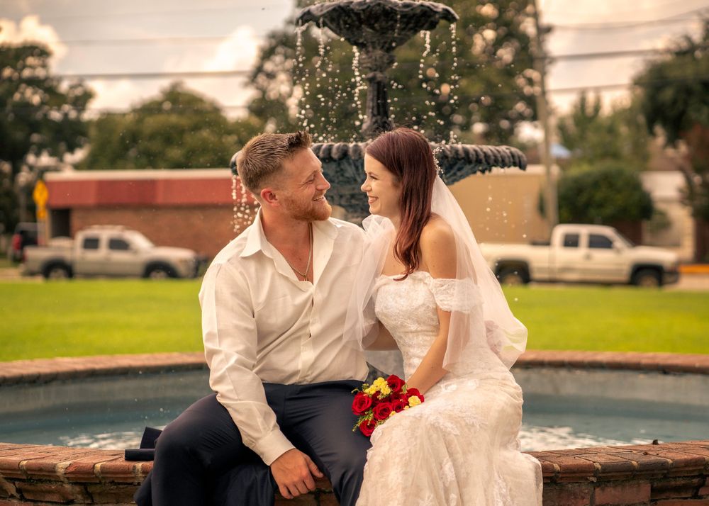 Downtown Pensacola couple photos