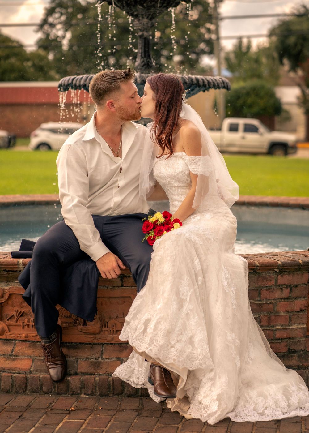 Downtown Pensacola couple photos