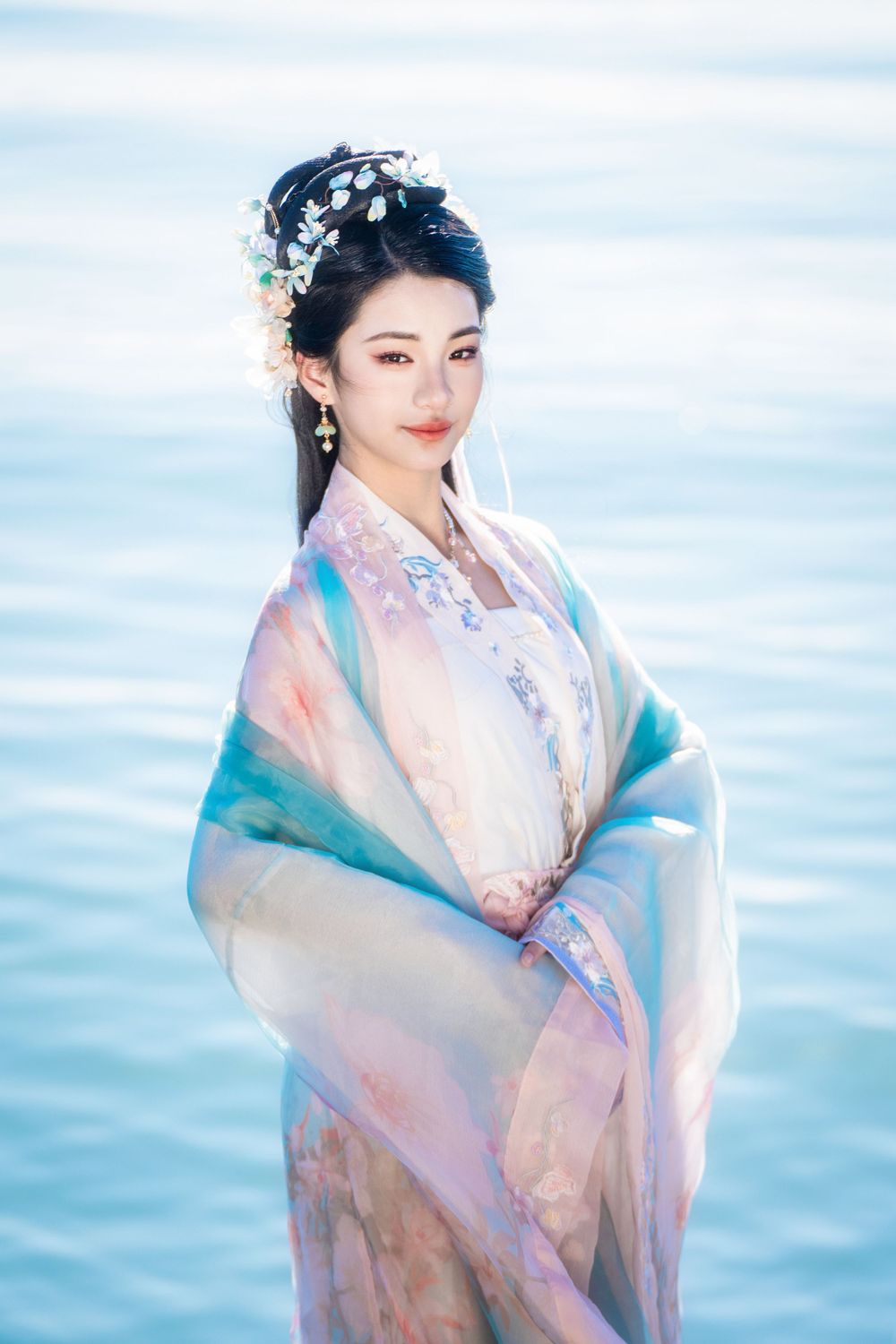 Beautiful seaside Hanfu dance portrait featuring flowing traditional clothing at Point Chevalier, by an Auckland photographer.