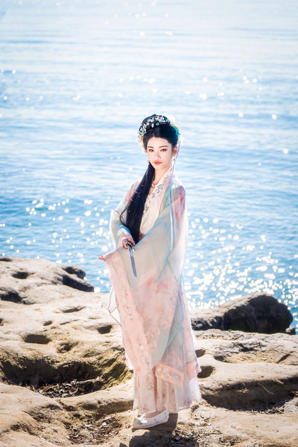 Beautiful seaside Hanfu dance portrait featuring flowing traditional clothing at Point Chevalier, by an Auckland photographer.