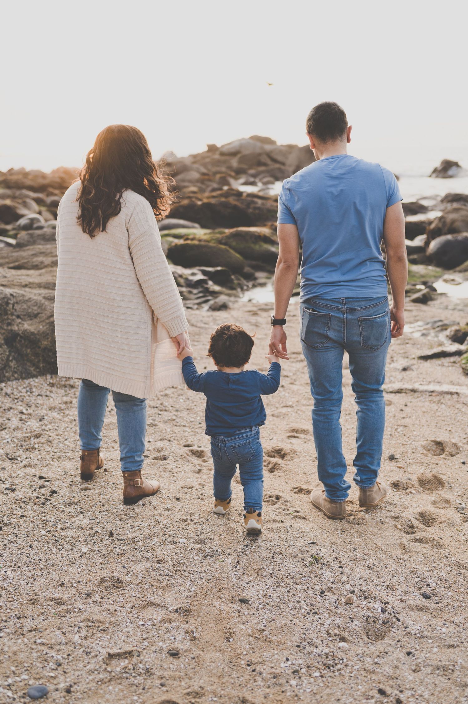 Sesión Fotográfica Bebés, Niños, Familia, Embarazo. Momentos espontáneos, luz natural. Estudio en Reñaca. Fotos Familiares en la Playa.