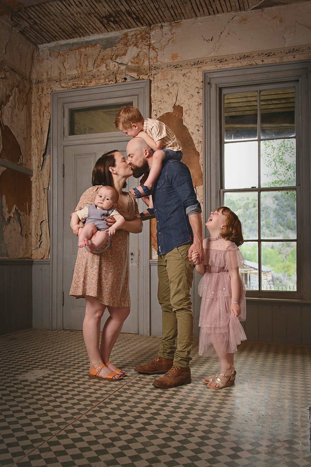 ShutterGirl Photography. Blackfoot, Idaho Falls, Pocatello family photographer. Creative custom family Photography