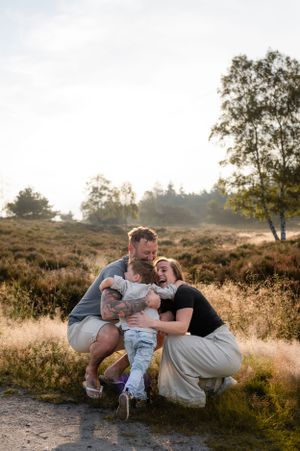 Spontane gezinsfotografie op de heide - Elles Yanna Photography