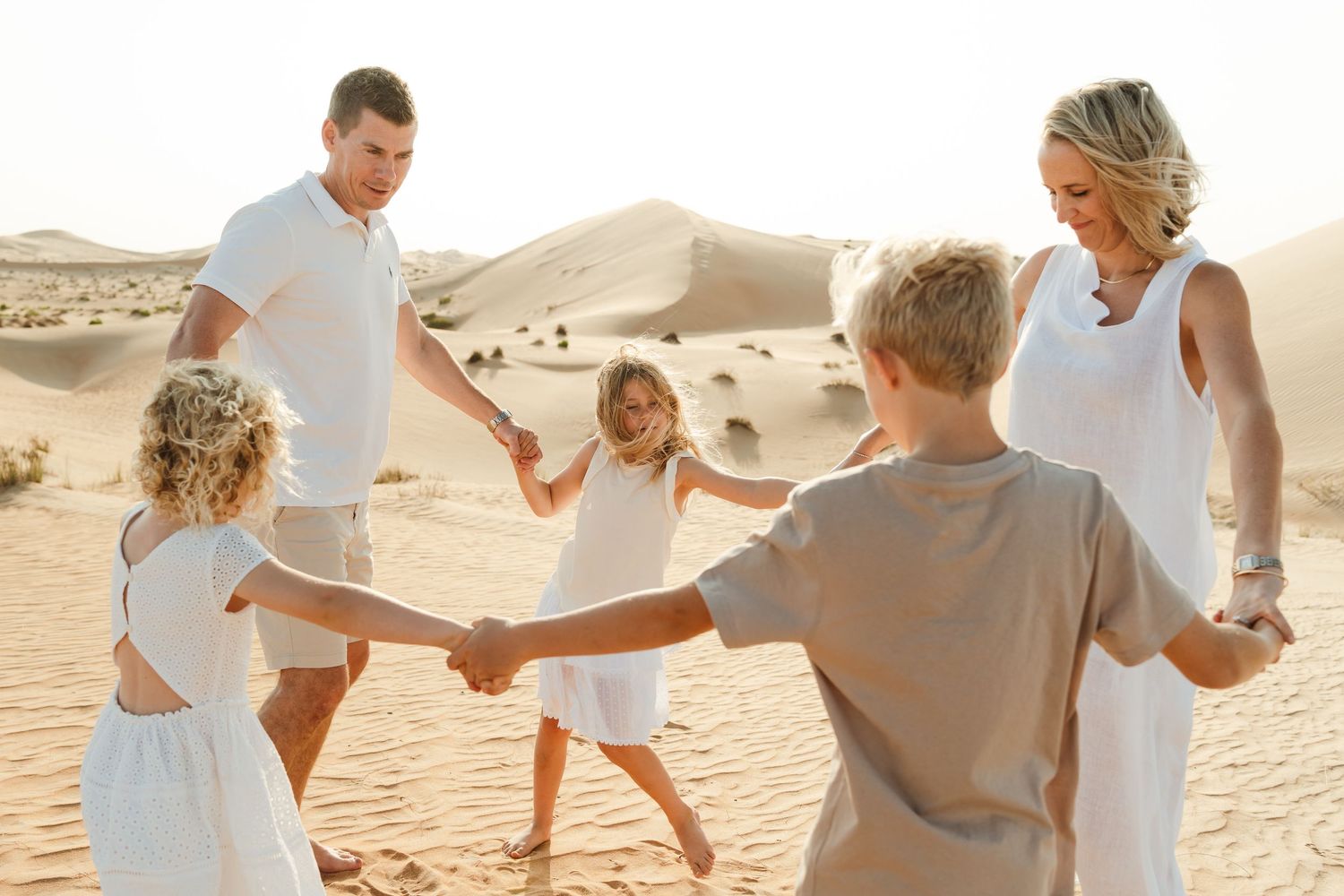 family desert photoshoot in abu dhabi