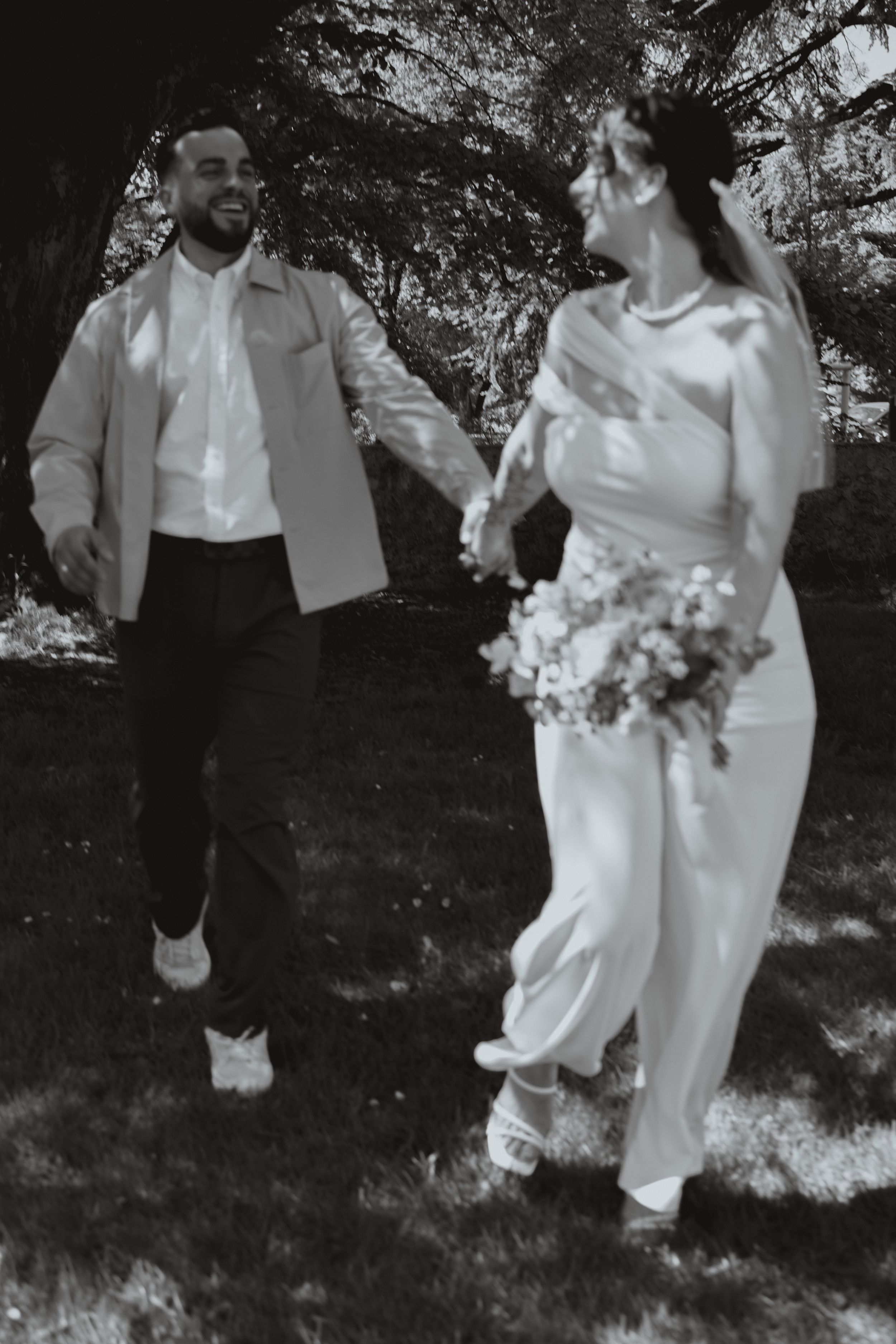 Photographe fribourg authentique naturel emotion maternité grossesse mariage grain vintage lumière noir et blanc portraits mini session
