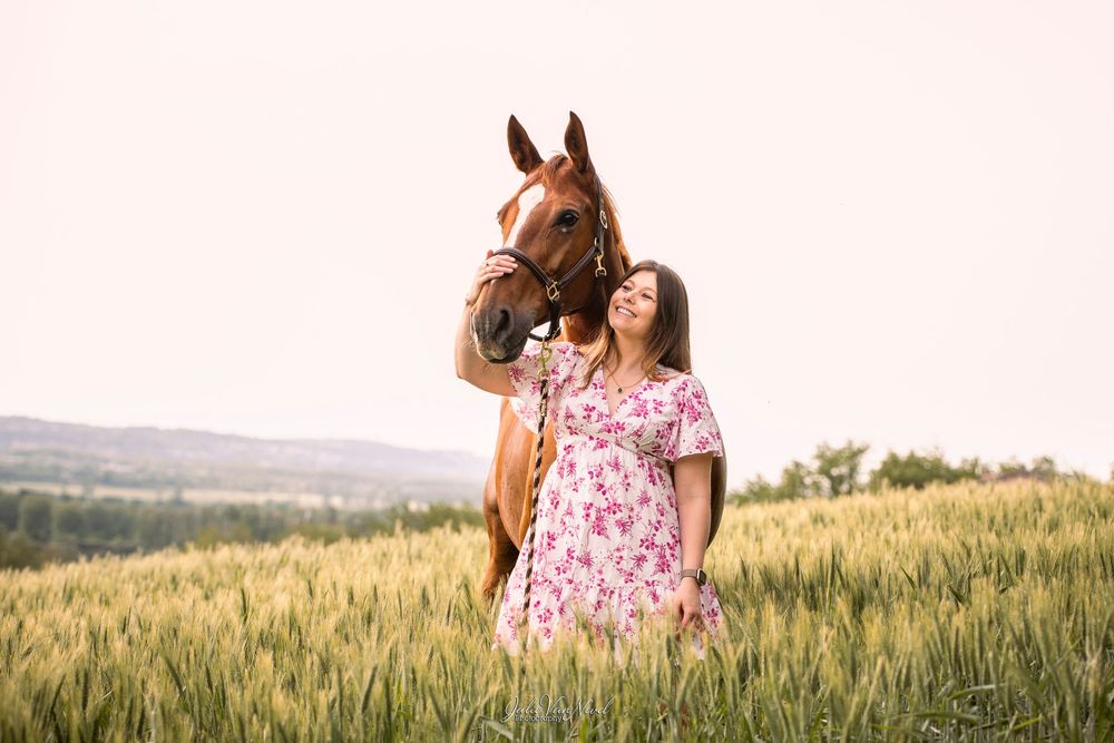 Photo cheval et sa cavalière