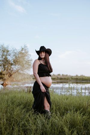 Storytelling photography capturing natural connection by Sydney Romero, La Grange TX photographer