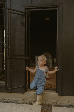 Storytelling photography capturing natural connection by Sydney Romero, La Grange TX photographer