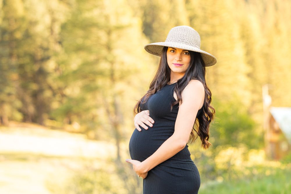 Maternity photographer self portraits in New Mexico