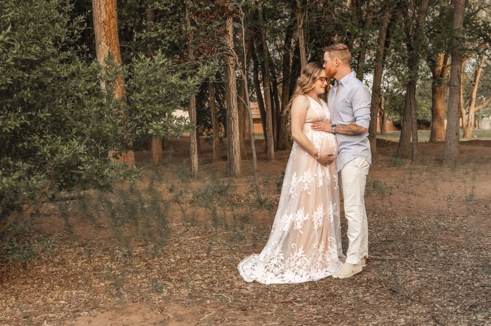 Maternity Photography at Alameda Open Space with Tree background