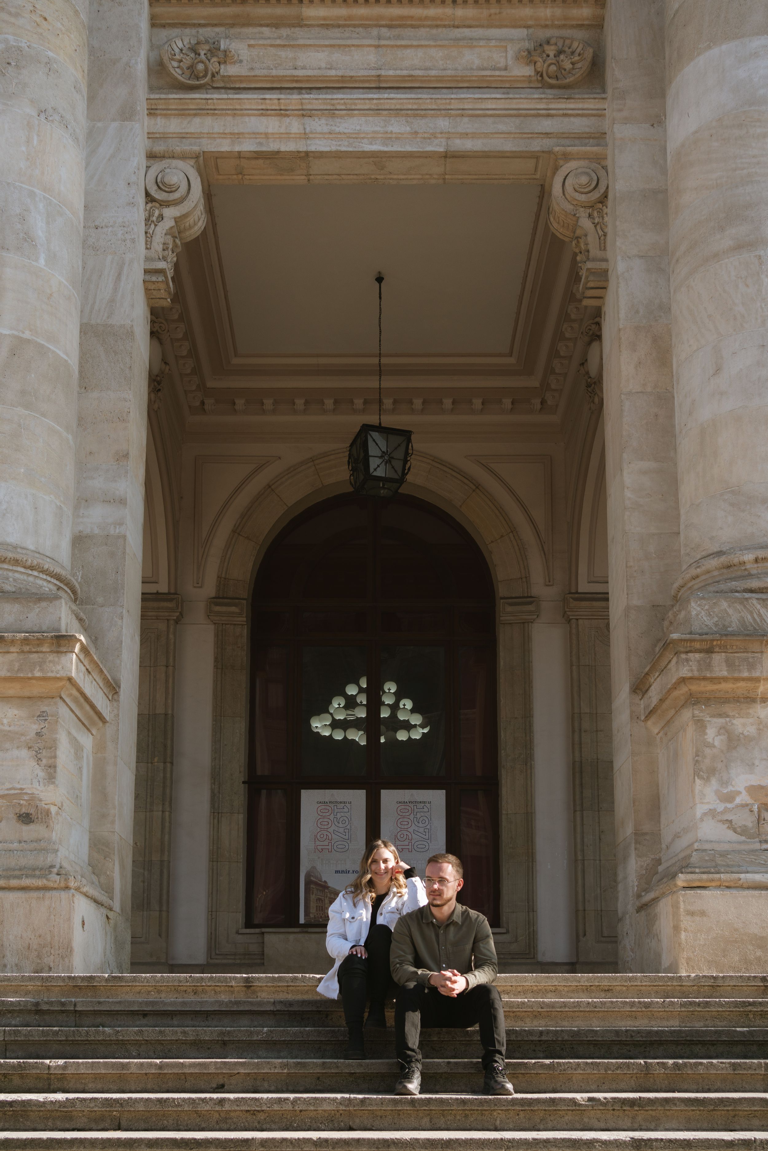 Sedinta foto romantica de cuplu in Bucuresti la Muzeul de Istorie