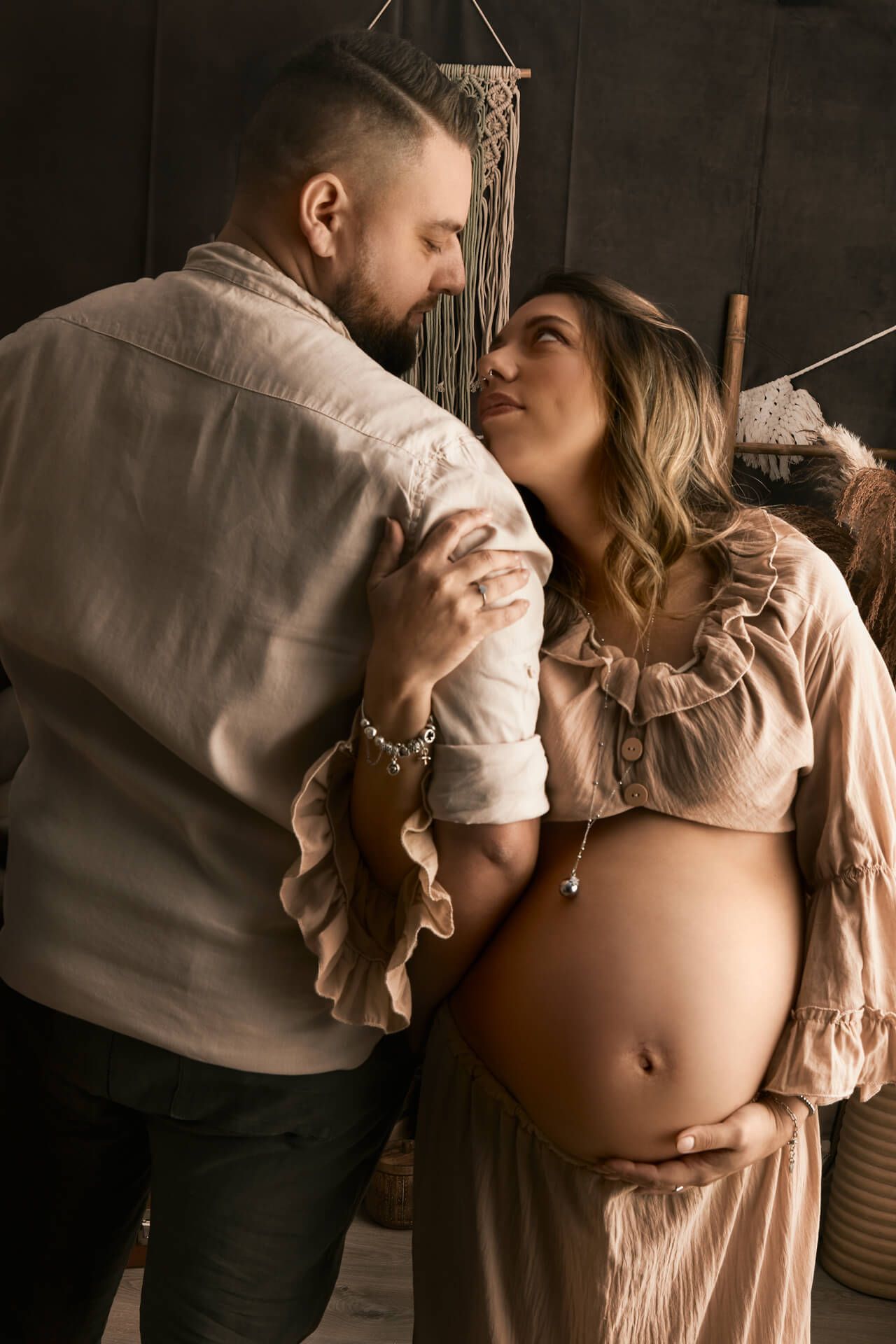 fotografia di famiglia a bruino torino - tema famiglia | servizio fotografico dedicato alla gravidanza
