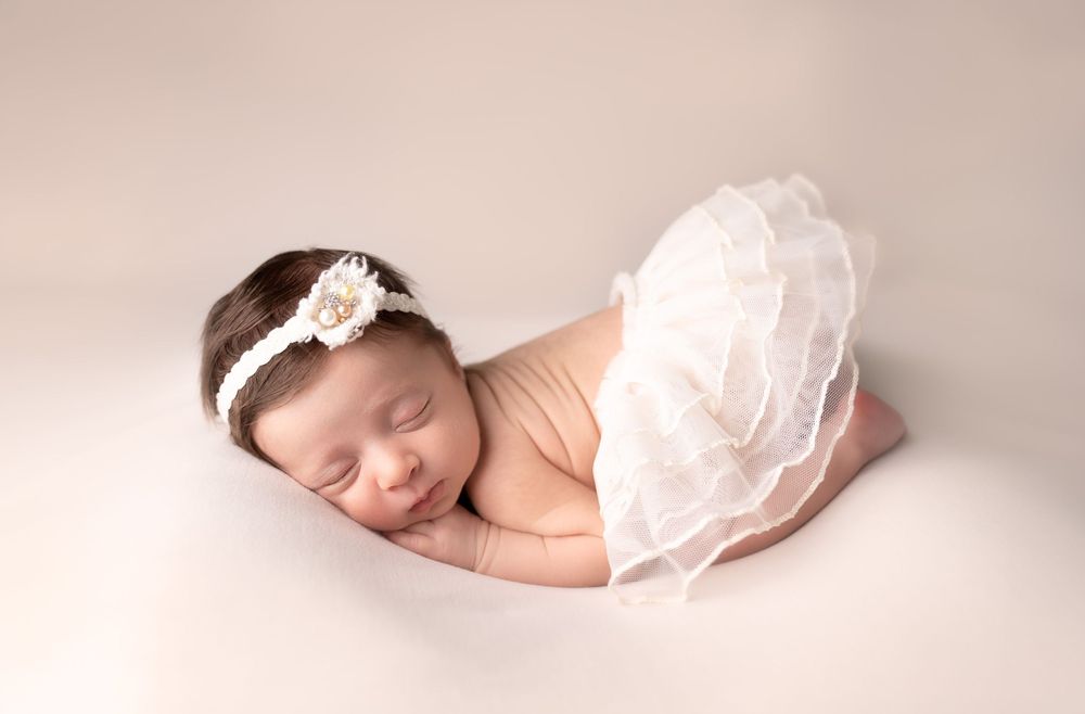 Simi Valley newborn photographer, newborn photography in Woodland Hills, best newborn photography