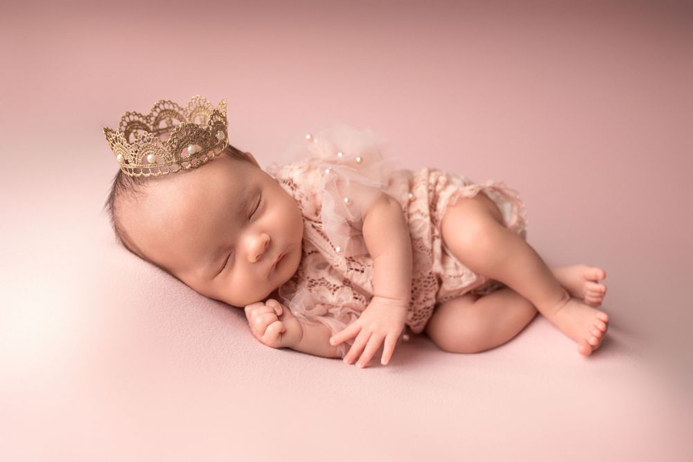 Los Angeles newborn photography, Woodland Hills newborn photographer, newborn portraits near me, newborn photos LA