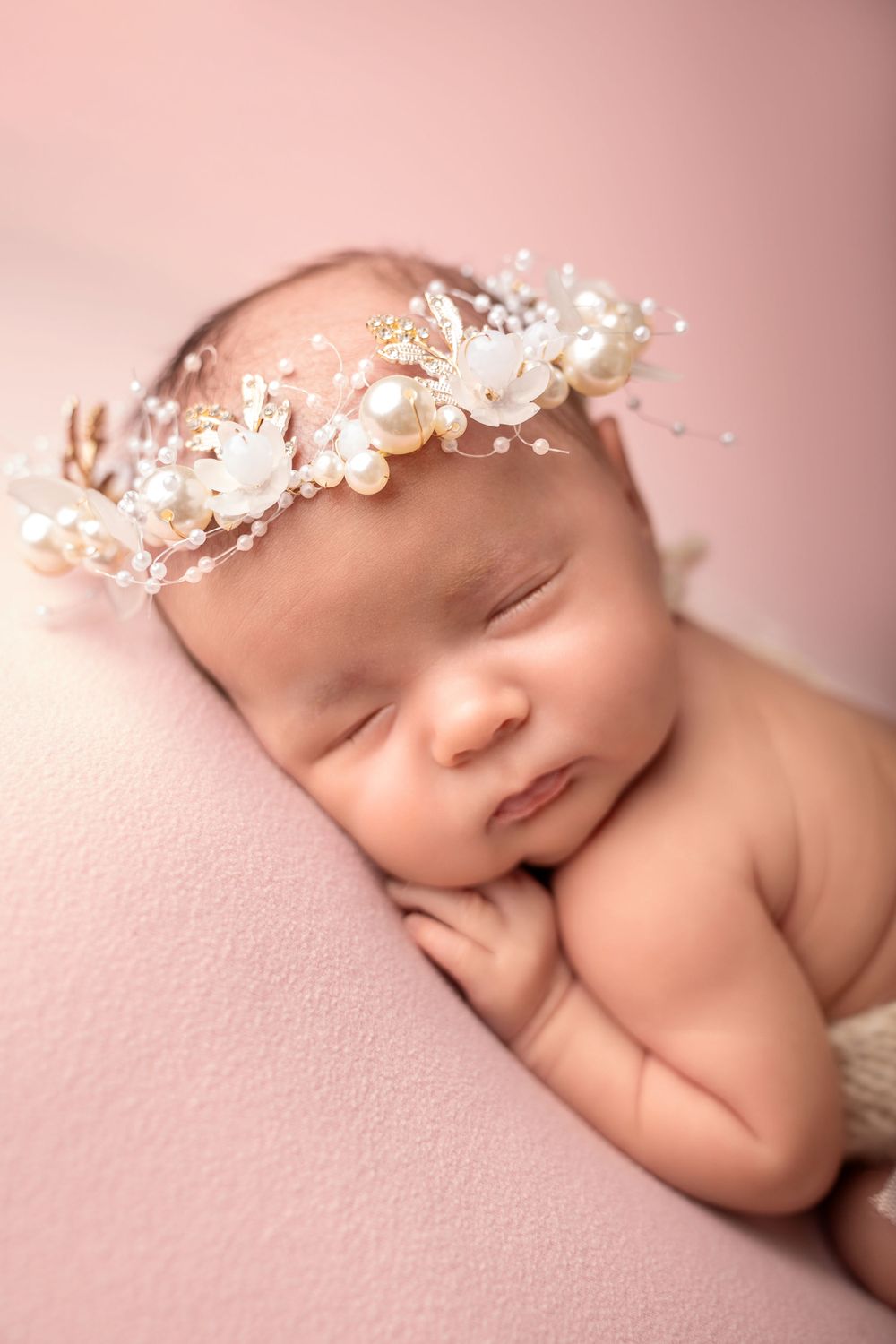 Los Angeles newborn photography, Woodland Hills newborn photographer, newborn portraits near me, newborn photos LA