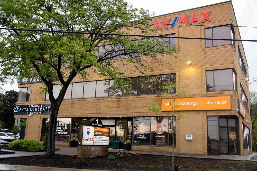Commercial building with retail space