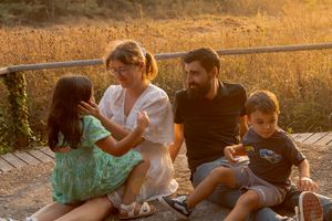 Sessões de famílias ao pôr-do-sol; sessões fotográficas de famílias; ensaios fotográfico de famílias em Vila Nova de Gaia; fotografo
