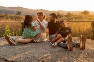 Sessões de famílias ao pôr-do-sol; sessões fotográficas de famílias; ensaios fotográfico de famílias em Vila Nova de Gaia; fotografo