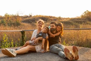 Sessões de famílias ao pôr-do-sol; sessões fotográficas de famílias; ensaios fotográfico de famílias em Vila Nova de Gaia; fotografo
