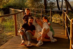 Sessões de famílias ao pôr-do-sol; sessões fotográficas de famílias; ensaios fotográfico de famílias em Vila Nova de Gaia; fotografo
