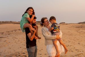 Sessões de famílias ao pôr-do-sol; sessões fotográficas de famílias; ensaios fotográfico de famílias em Vila Nova de Gaia; fotografo