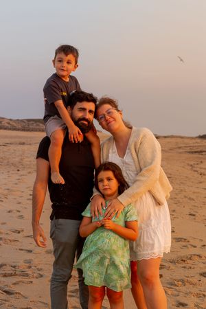 Sessões de famílias ao pôr-do-sol; sessões fotográficas de famílias; ensaios fotográfico de famílias em Vila Nova de Gaia; fotografo