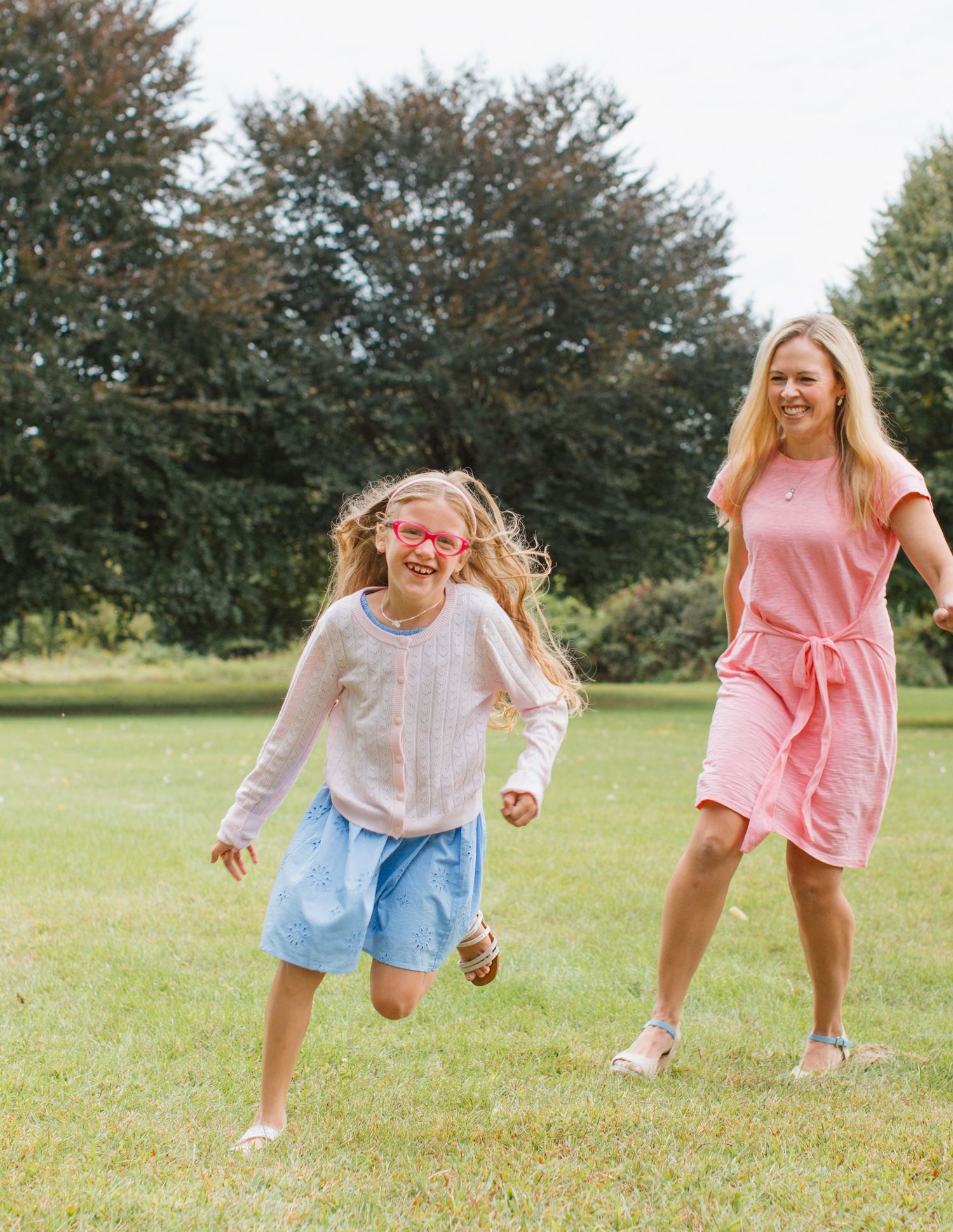 Playful and interactive family photos at For-Mar Nature Preserve - Flint, MI