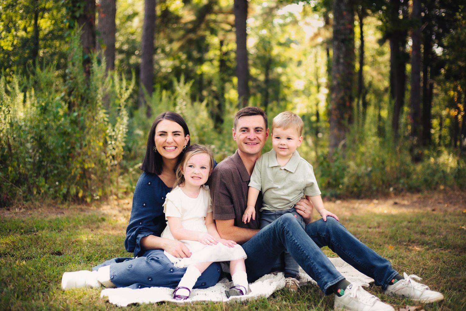Posed outdoor family portrait in Moore