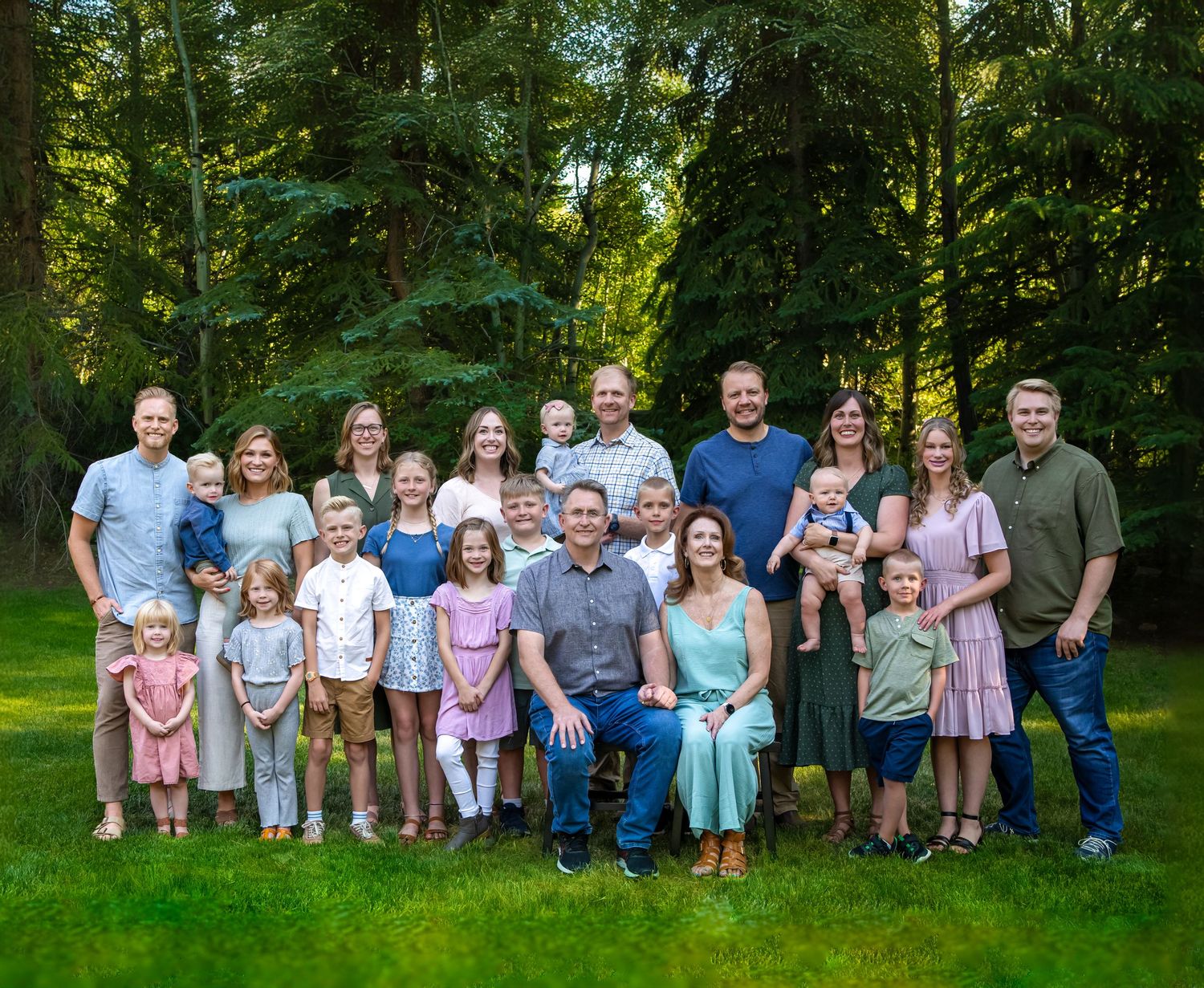 Extended Family photoshoot taken in park city, utah.