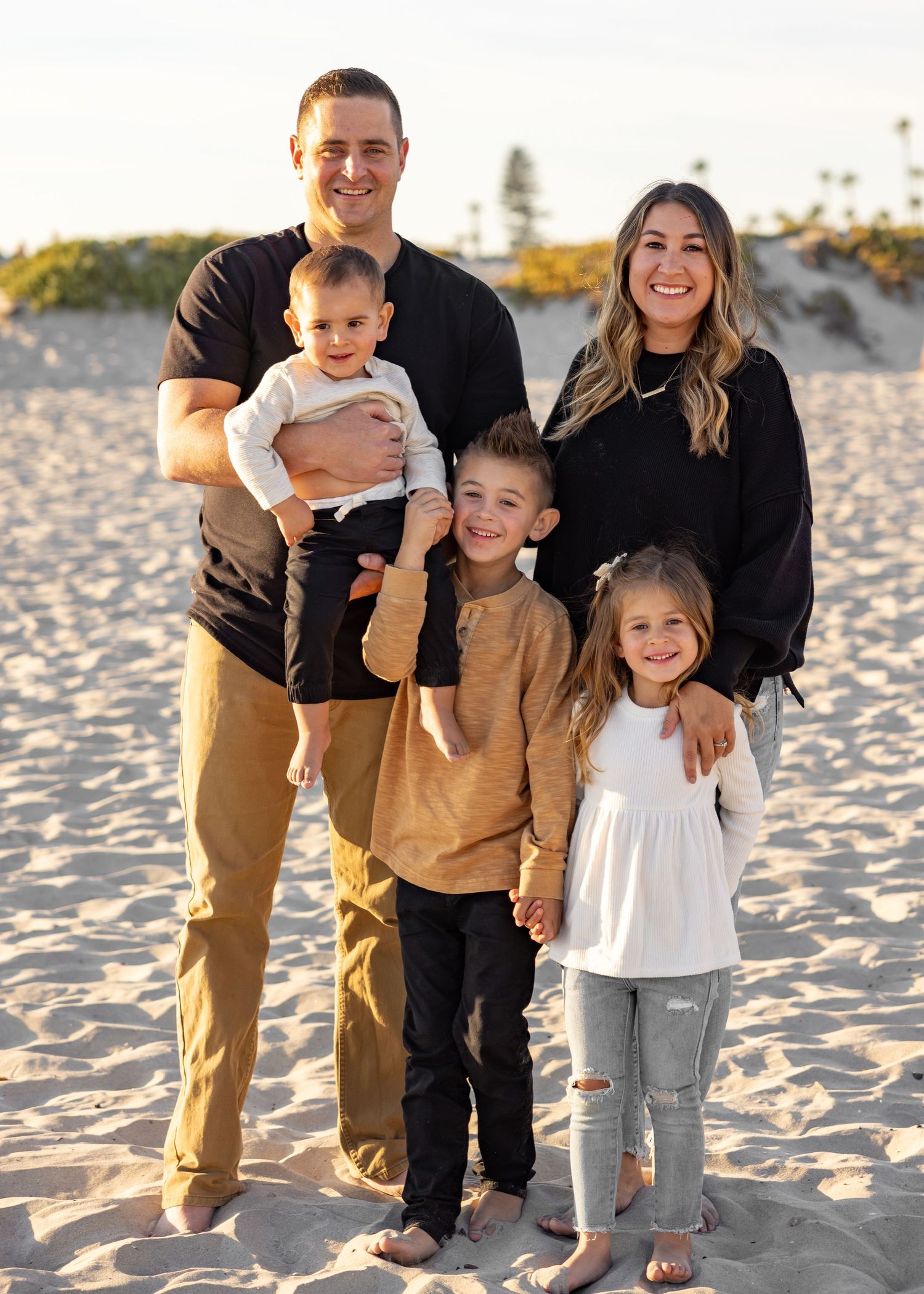 family of 5 at coronado island