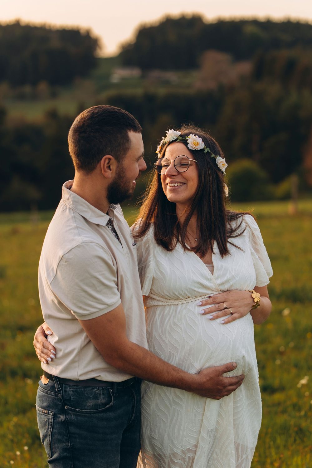 Photographe douceur, sensibilité et émotion en Haute-Loire lumière naturelle. Photographe de mariage et de familles à TENCE (43)