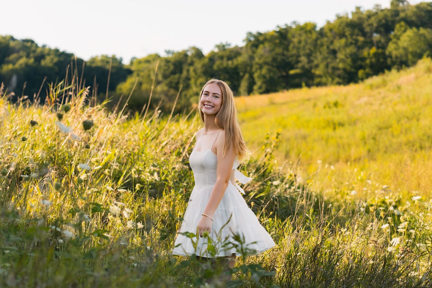 prepare for high school senior photoshoot tips and tricks madison wisconsin yearbook photos getting ready advice having fun twirling dress